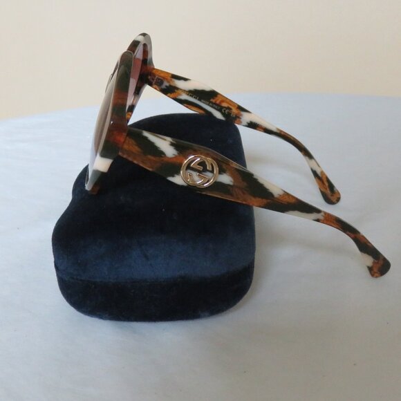 Gucci Round Frame Sunglasses - Picture 4 of 7